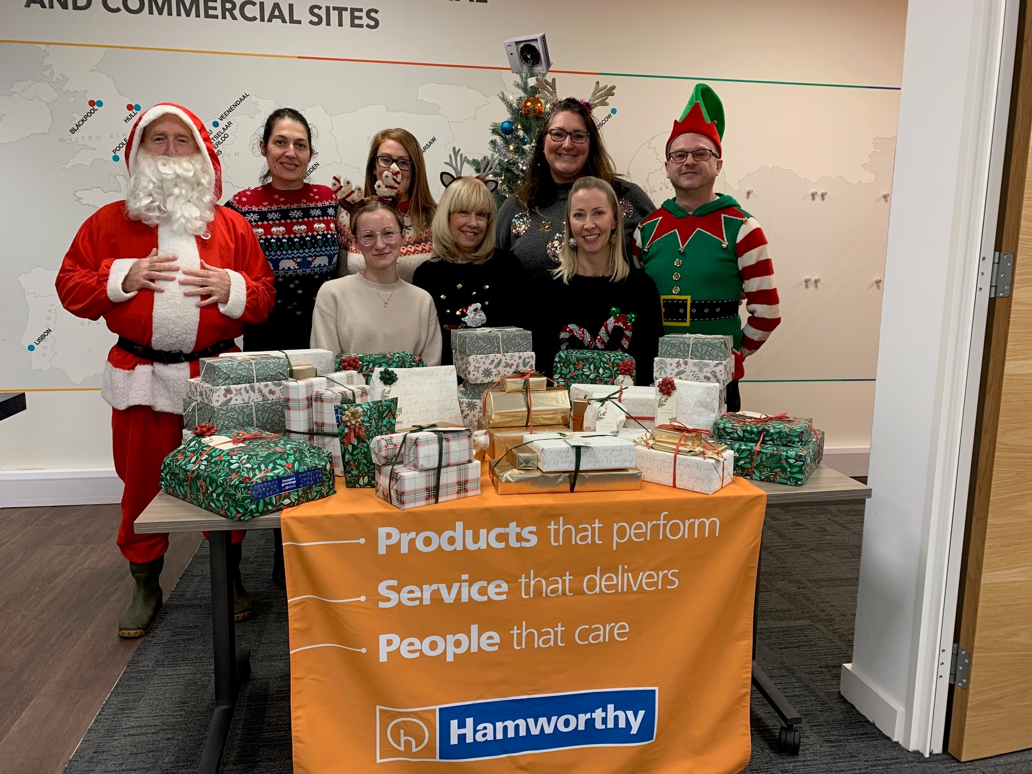 Hamworthy team send Chirstmas gifts to Poole womens refuge